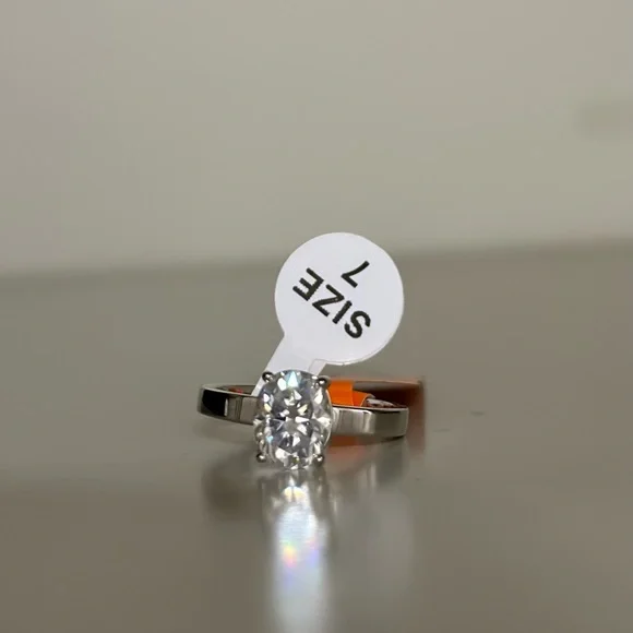 NWT MOISSANITE 925 SILVER 3.0 CTW RING - Picture 2 of 4